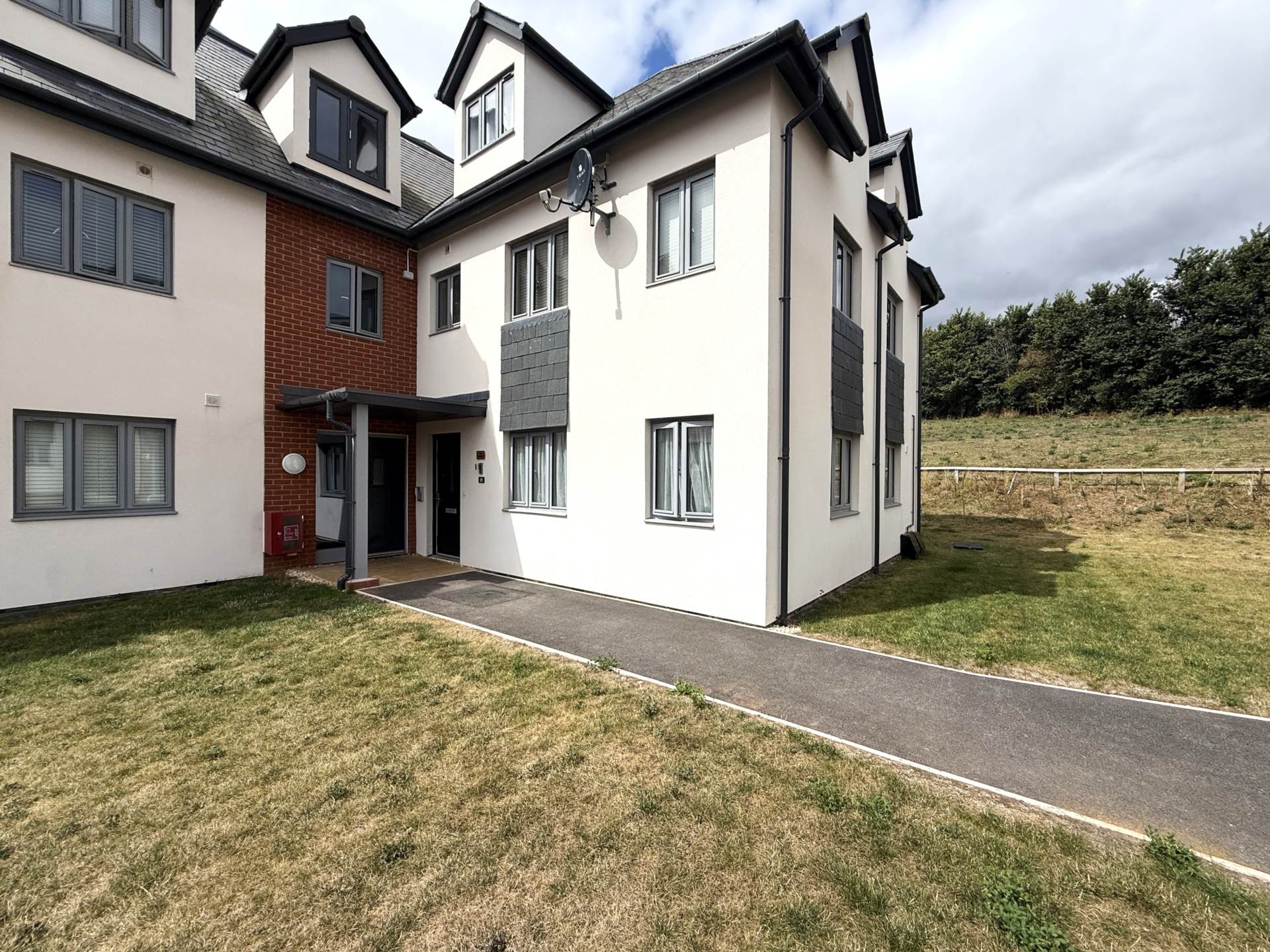 Additional Property Image 2 bedroom Flat for sale in Exmouth 4