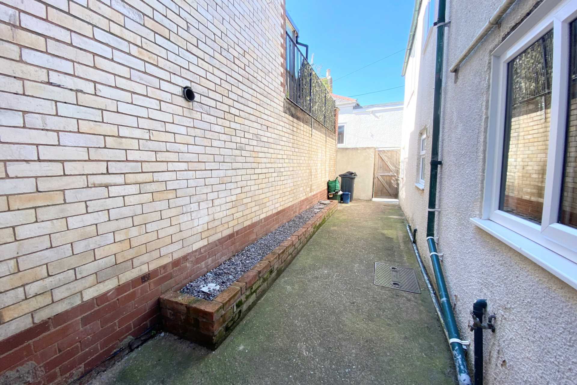 Additional Property Image 2 bedroom Flat for sale in Exmouth 3