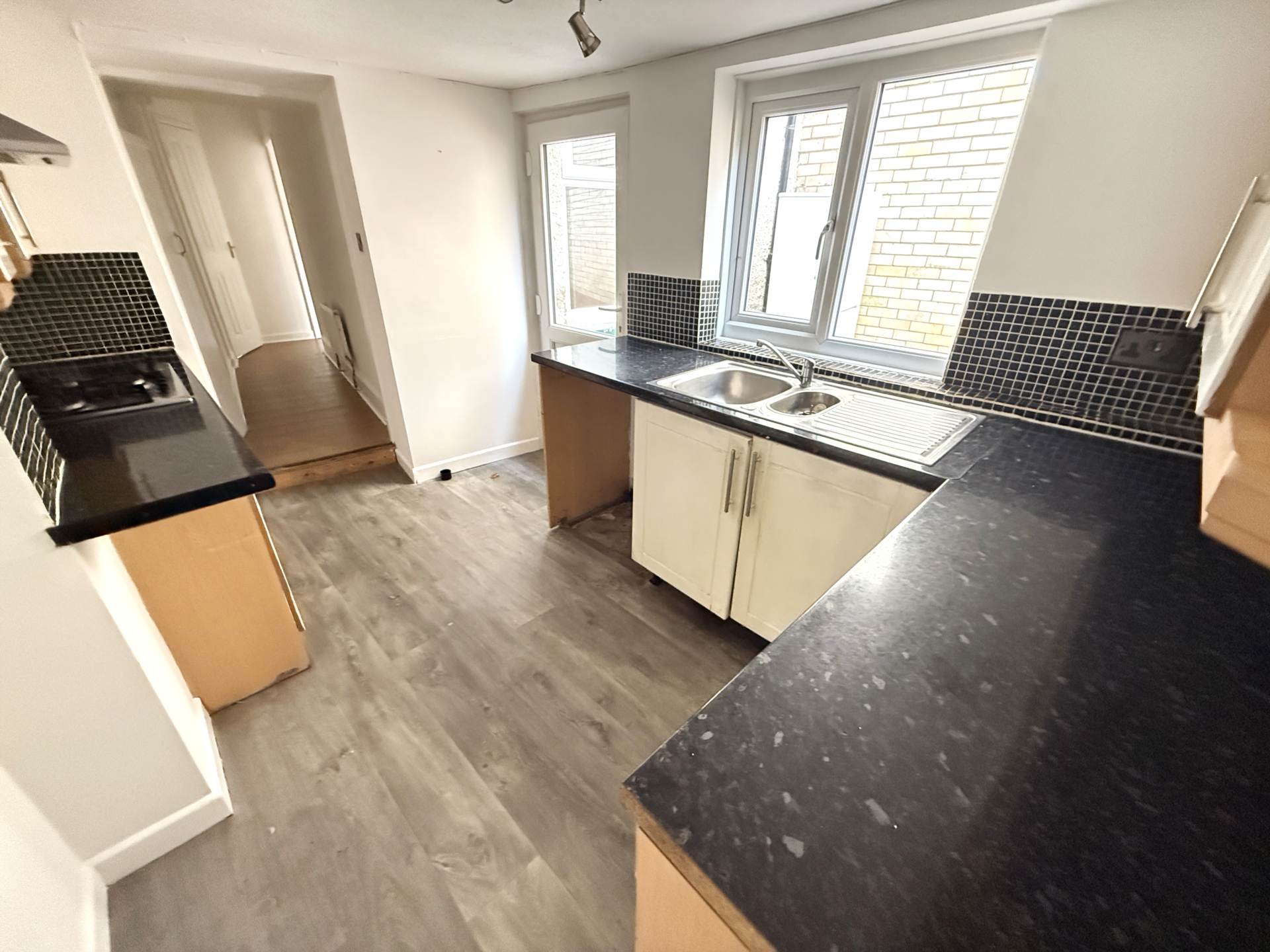 Additional Property Image 2 bedroom Flat for sale in Exmouth 7