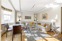 3 bedroom Flat to rent in London