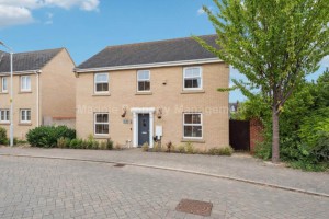 4 bedroom Detached to rent in St Neots