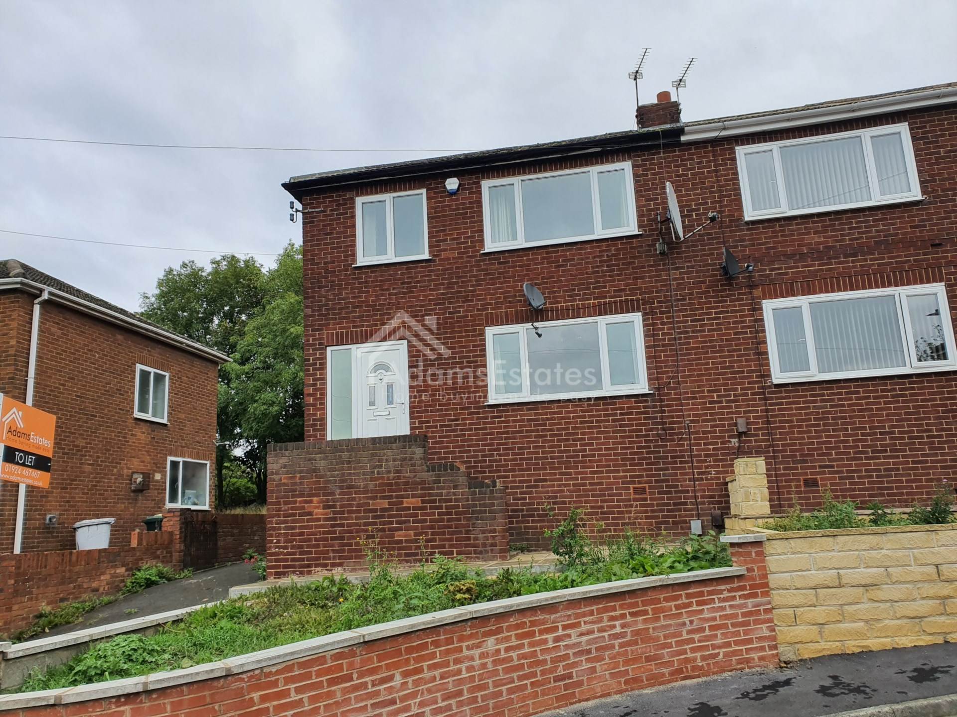 3 bedroom Semi Detached to rent in Dewsbury