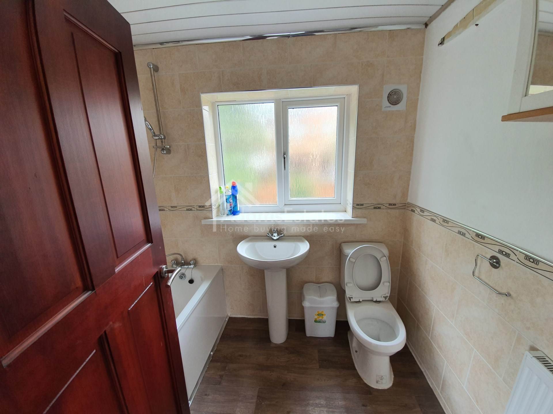 Additional Property Image 3 bedroom Semi Detached to rent in Dewsbury 7