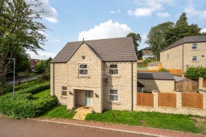 4 bedroom Detached for sale in Liversedge
