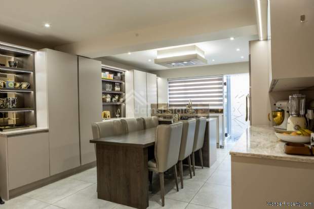 Additional Property Image 4 bedroom Detached for sale in Dewsbury 13