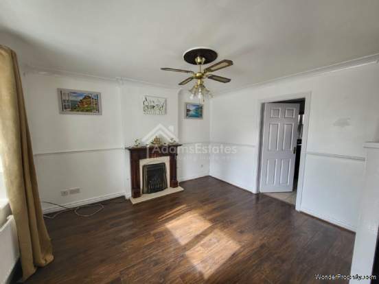 Additional Property Image 4 bedroom Semi Detached for sale in Dewsbury 2