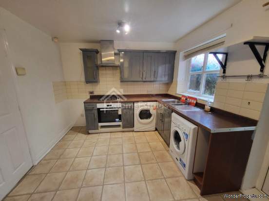 Additional Property Image 4 bedroom Semi Detached for sale in Dewsbury 3