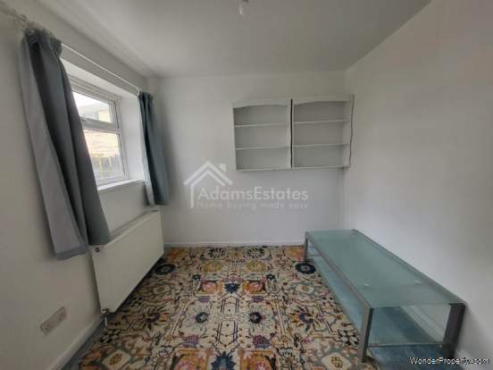 Additional Property Image 4 bedroom Semi Detached for sale in Dewsbury 5