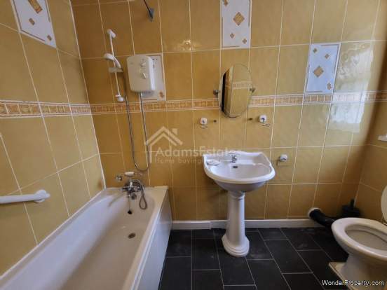 Additional Property Image 4 bedroom Semi Detached for sale in Dewsbury 7