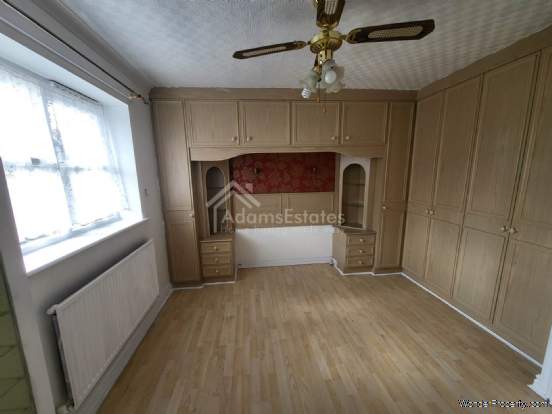 Additional Property Image 4 bedroom Semi Detached for sale in Dewsbury 9