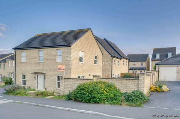 4 bedroom Detached for sale in Ossett