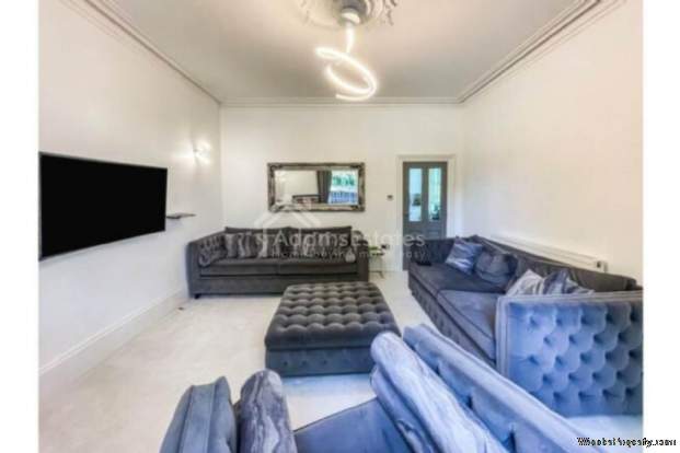 Additional Property Image 7 bedroom Detached for sale in Dewsbury 4