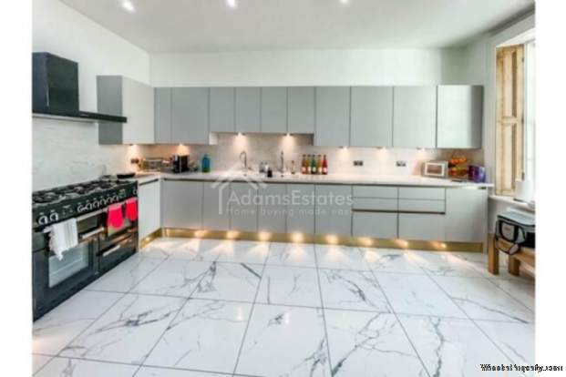 Additional Property Image 7 bedroom Detached for sale in Dewsbury 16