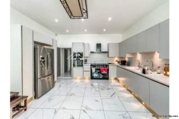 Additional Property Image 7 bedroom Detached for sale in Dewsbury 19