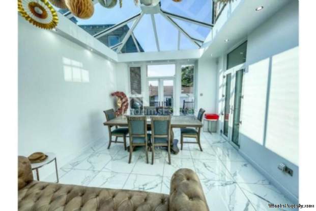 Additional Property Image 7 bedroom Detached for sale in Dewsbury 12