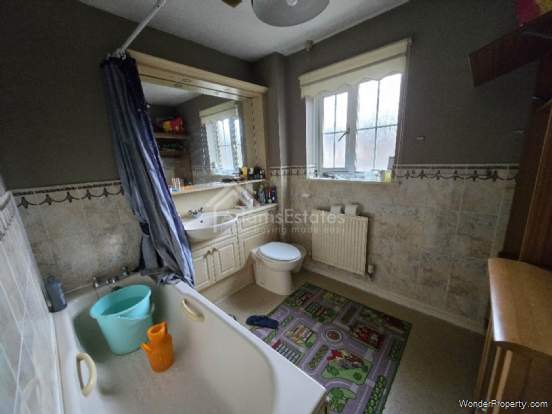 Additional Property Image 3 bedroom Detached for sale in Dewsbury 8