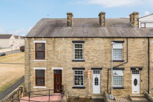4 bedroom Terraced to rent in Dewsbury