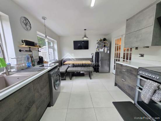 Additional Property Image 3 bedroom Detached for sale in Dewsbury 6