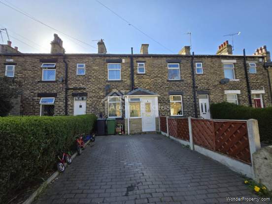 2 bedroom Terraced for sale in Dewsbury