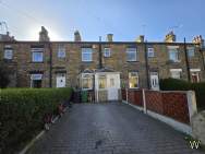 2 bedroom Terraced for sale in Dewsbury