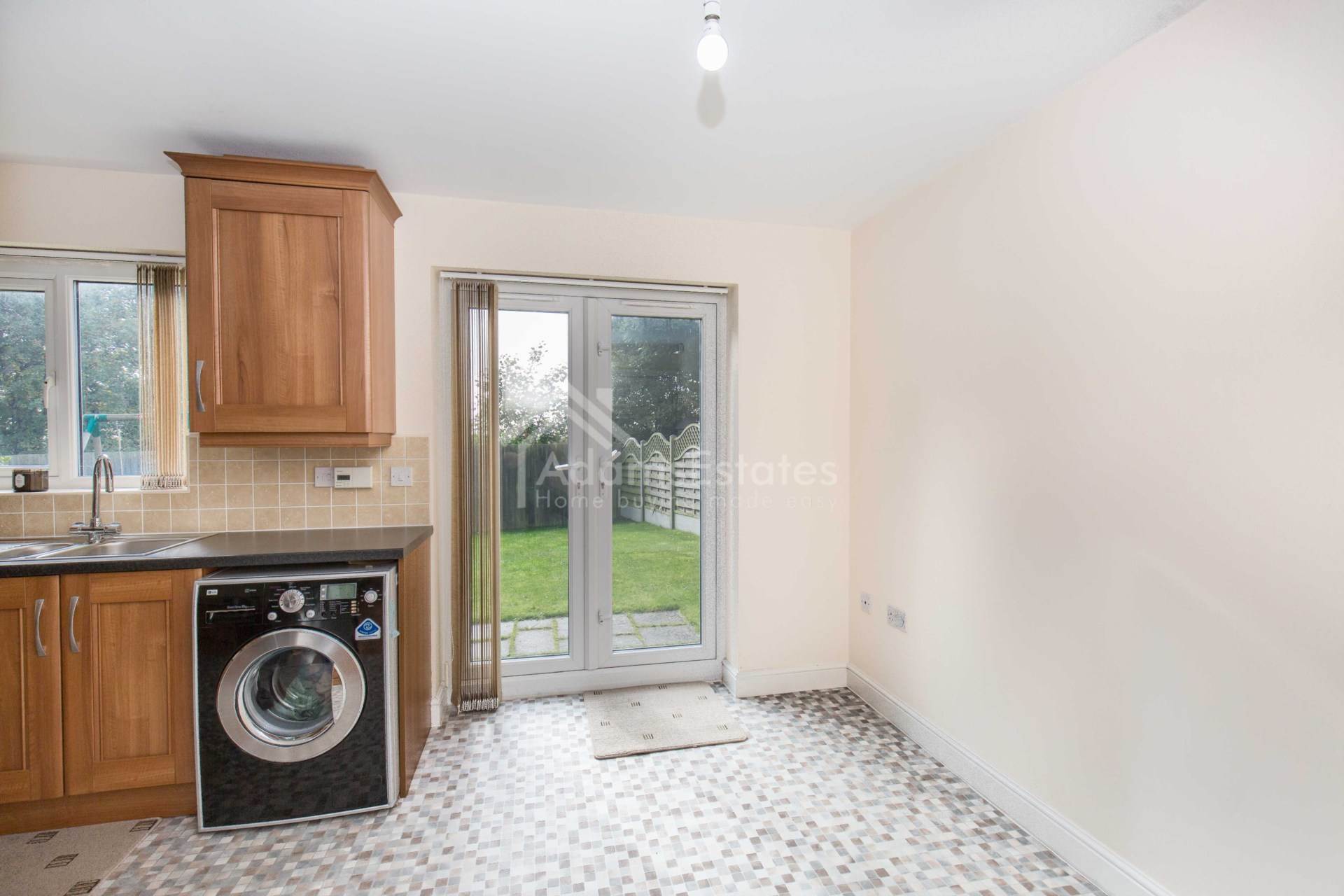 Additional Property Image 4 bedroom Town House for sale in Batley 4