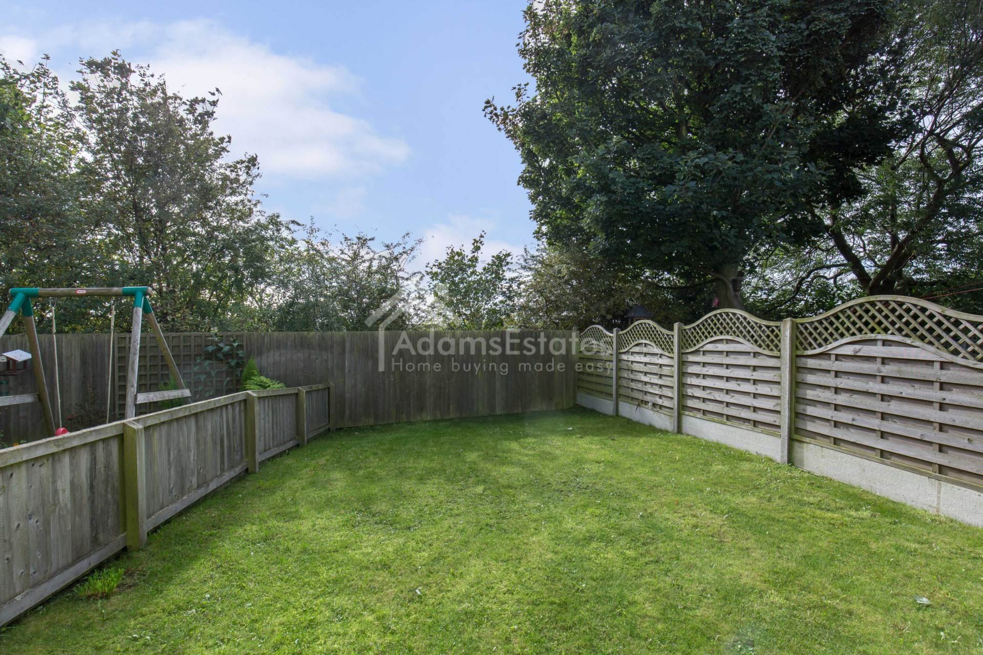 Additional Property Image 4 bedroom Town House for sale in Batley 15