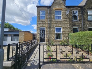 3 bedroom End of Terrace for sale in Dewsbury