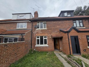 2 bedroom Terraced for sale in Dewsbury