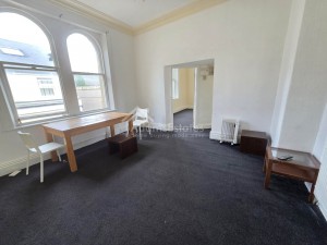 2 bedroom Flat to rent in Dewsbury