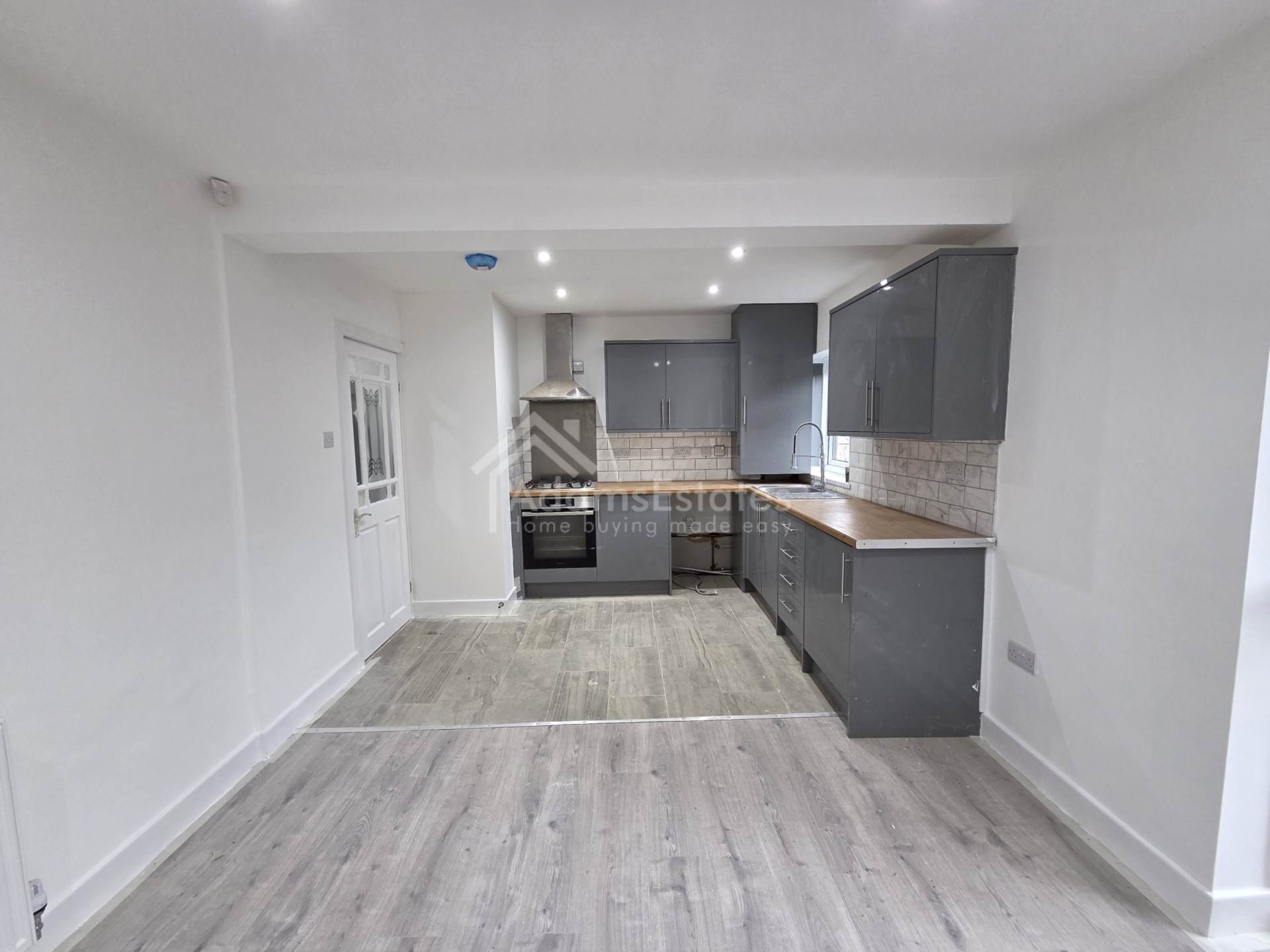 Additional Property Image 4 bedroom Terraced to rent in Batley 4