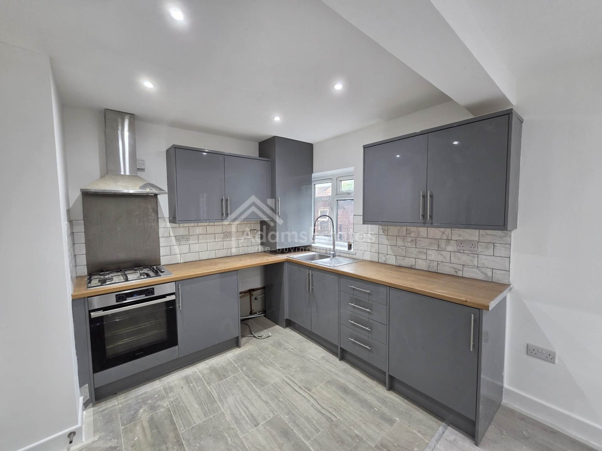 Additional Property Image 4 bedroom Terraced to rent in Batley 5