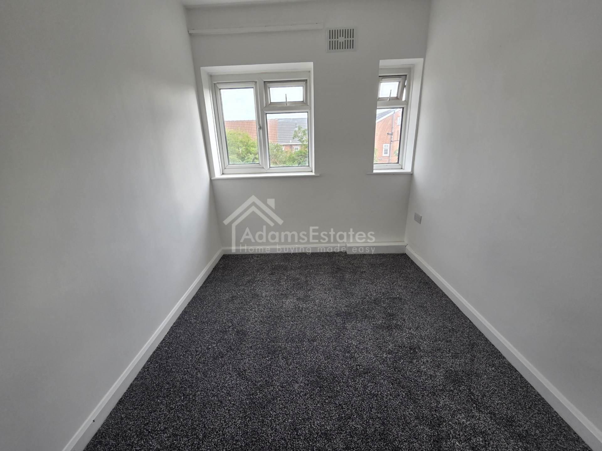 Additional Property Image 4 bedroom Terraced to rent in Batley 7