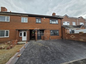 4 bedroom Terraced to rent in Batley