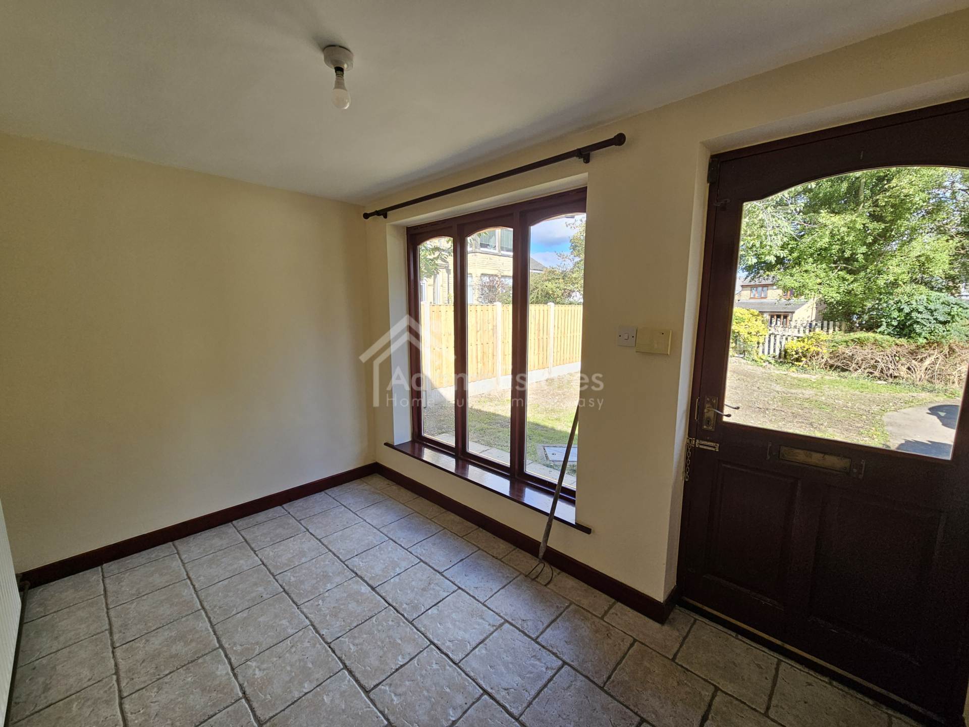 Additional Property Image 4 bedroom Detached to rent in Dewsbury 3
