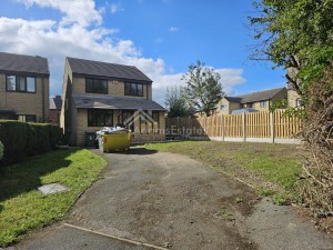 4 bedroom Detached to rent in Dewsbury