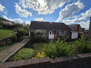 4 bedroom Bungalow for sale in Batley