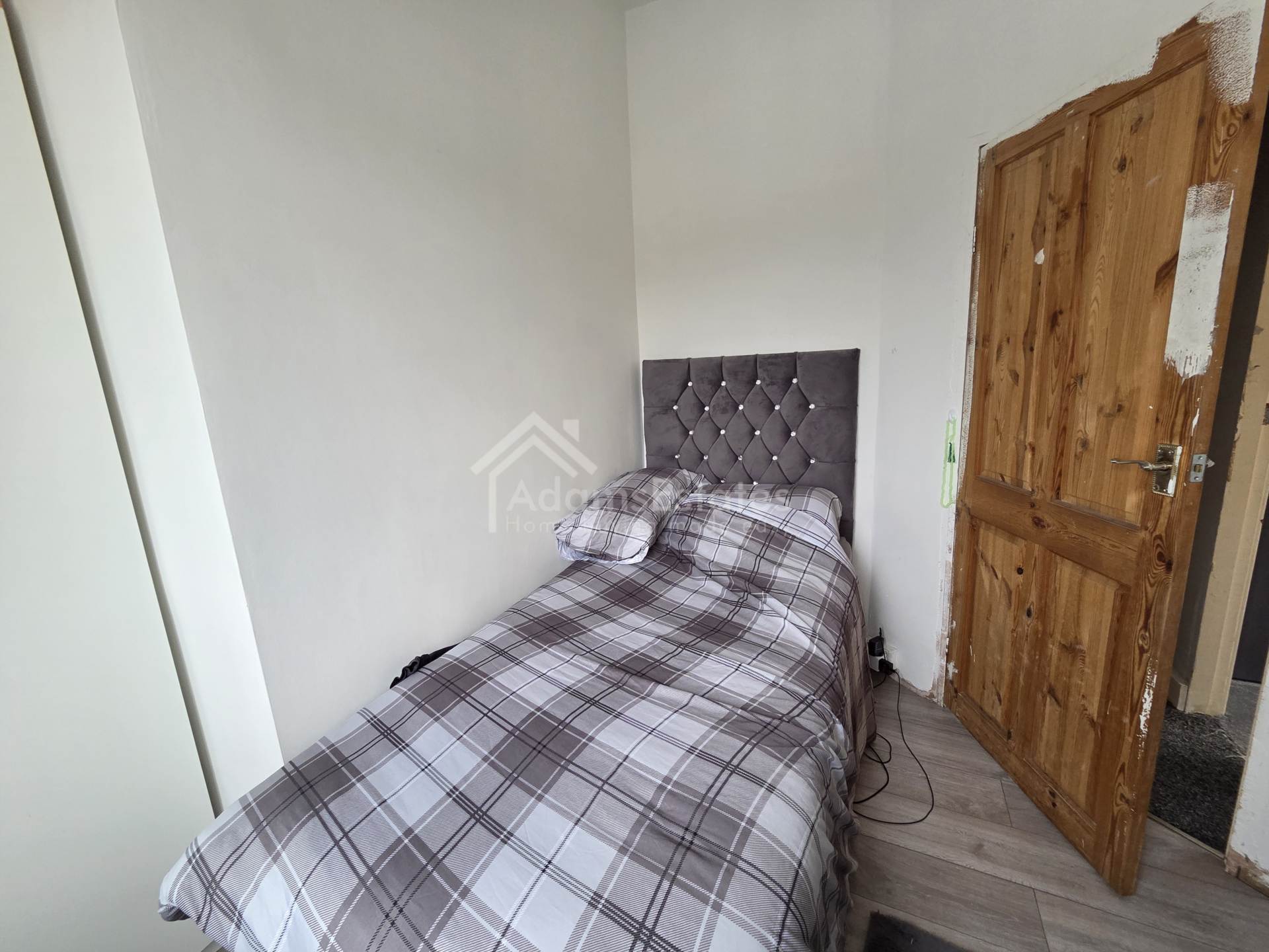 Additional Property Image 4 bedroom Semi Detached for sale in Dewsbury 9
