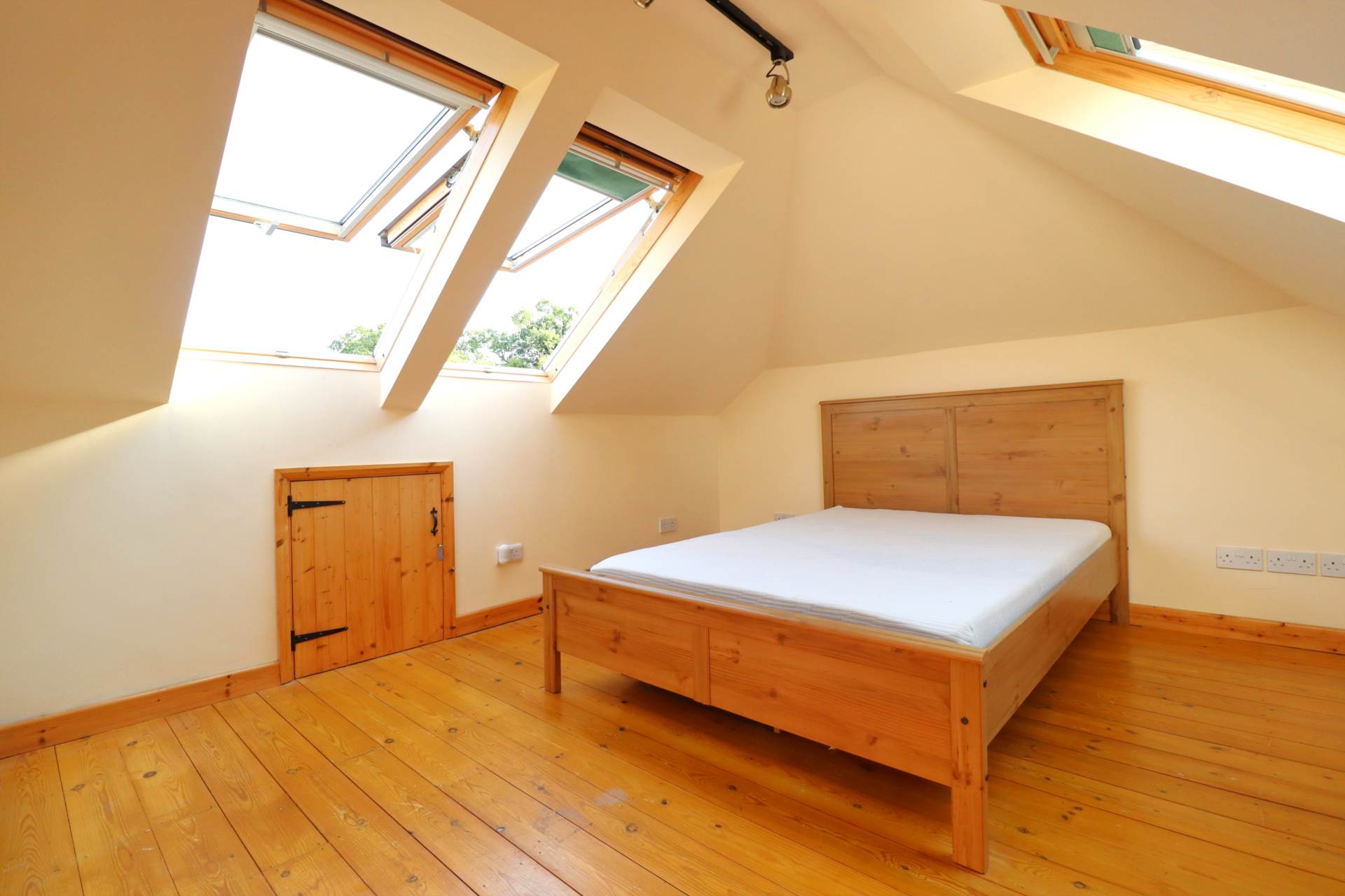 Additional Property Image 4 bedroom Semi Detached for sale in Marlborough 12