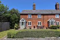 3 bedroom End of Terrace for sale in Marlborough