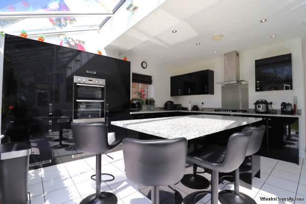 Additional Property Image 6 bedroom Detached for sale in Swindon 3
