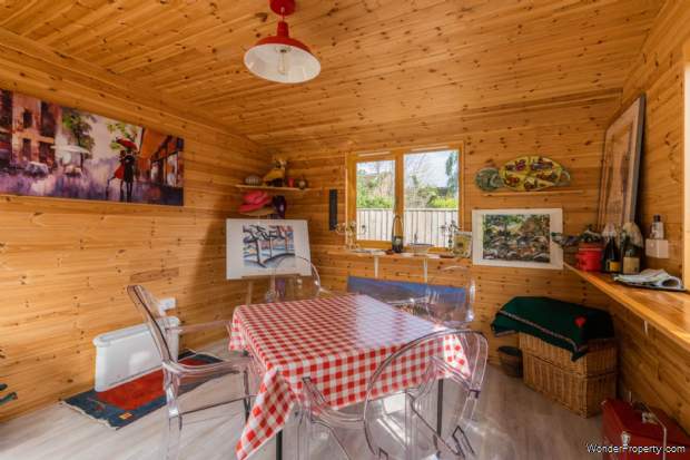 Additional Property Image 2 bedroom End of Terrace for sale in Marlborough 13