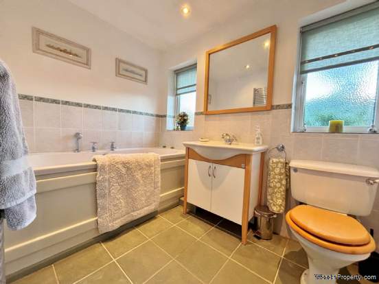 Additional Property Image 4 bedroom Detached Bungalow for sale in Marlborough 10