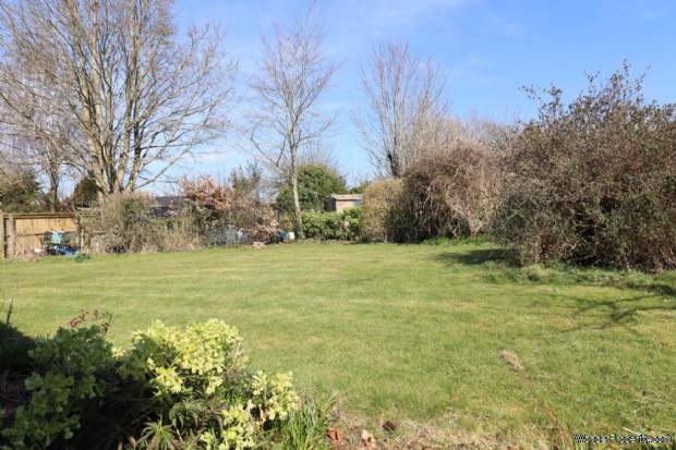 Additional Property Image 4 bedroom Detached Bungalow for sale in Marlborough 13