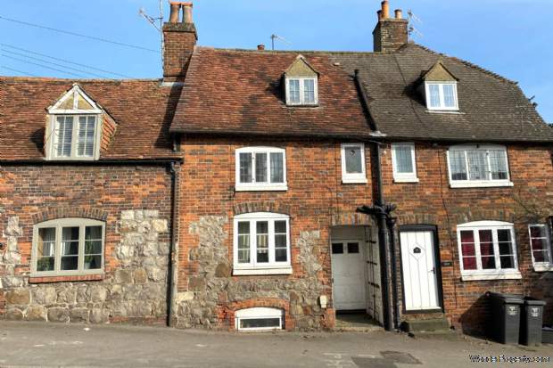 Additional Property Image 2 bedroom Terraced for sale in Marlborough 7