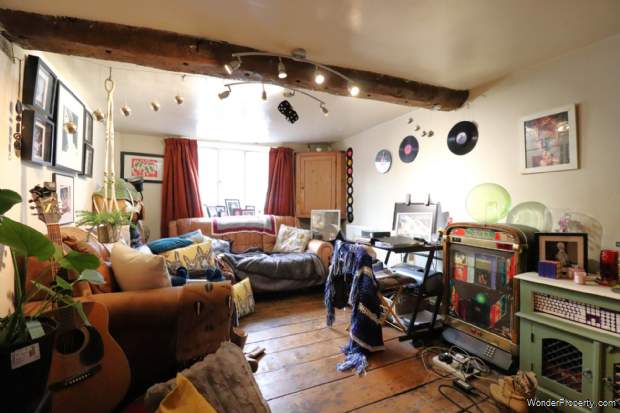 Additional Property Image 2 bedroom Terraced for sale in Marlborough 9