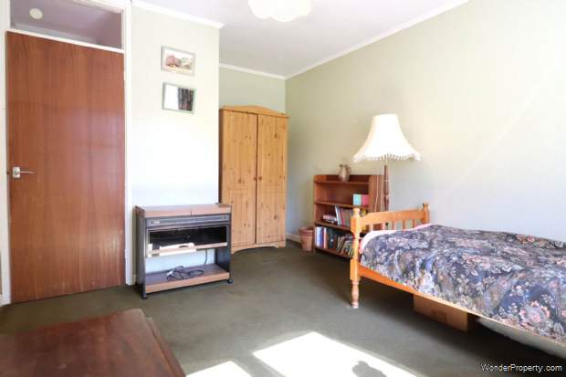 Additional Property Image 4 bedroom Detached Bungalow for sale in Marlborough 8
