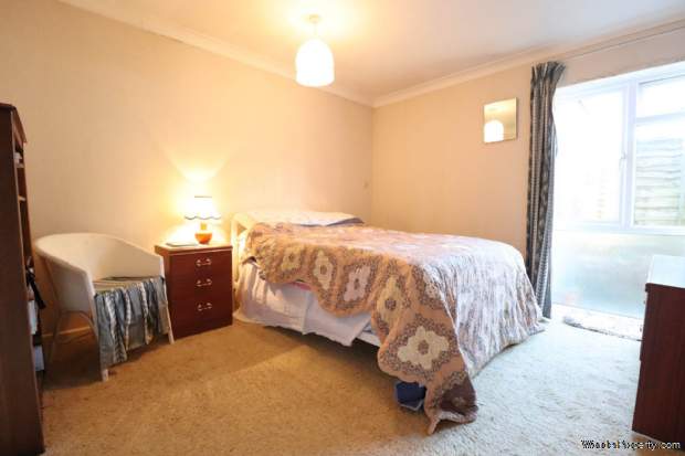 Additional Property Image 4 bedroom Detached Bungalow for sale in Marlborough 9