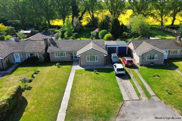 3 bedroom Detached Bungalow for sale in Marlborough