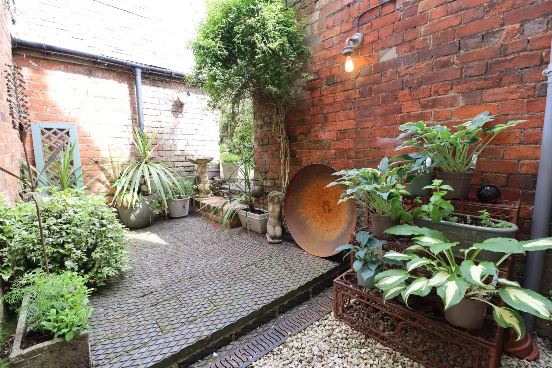 Additional Property Image 2 bedroom Terraced for sale in Marlborough 9