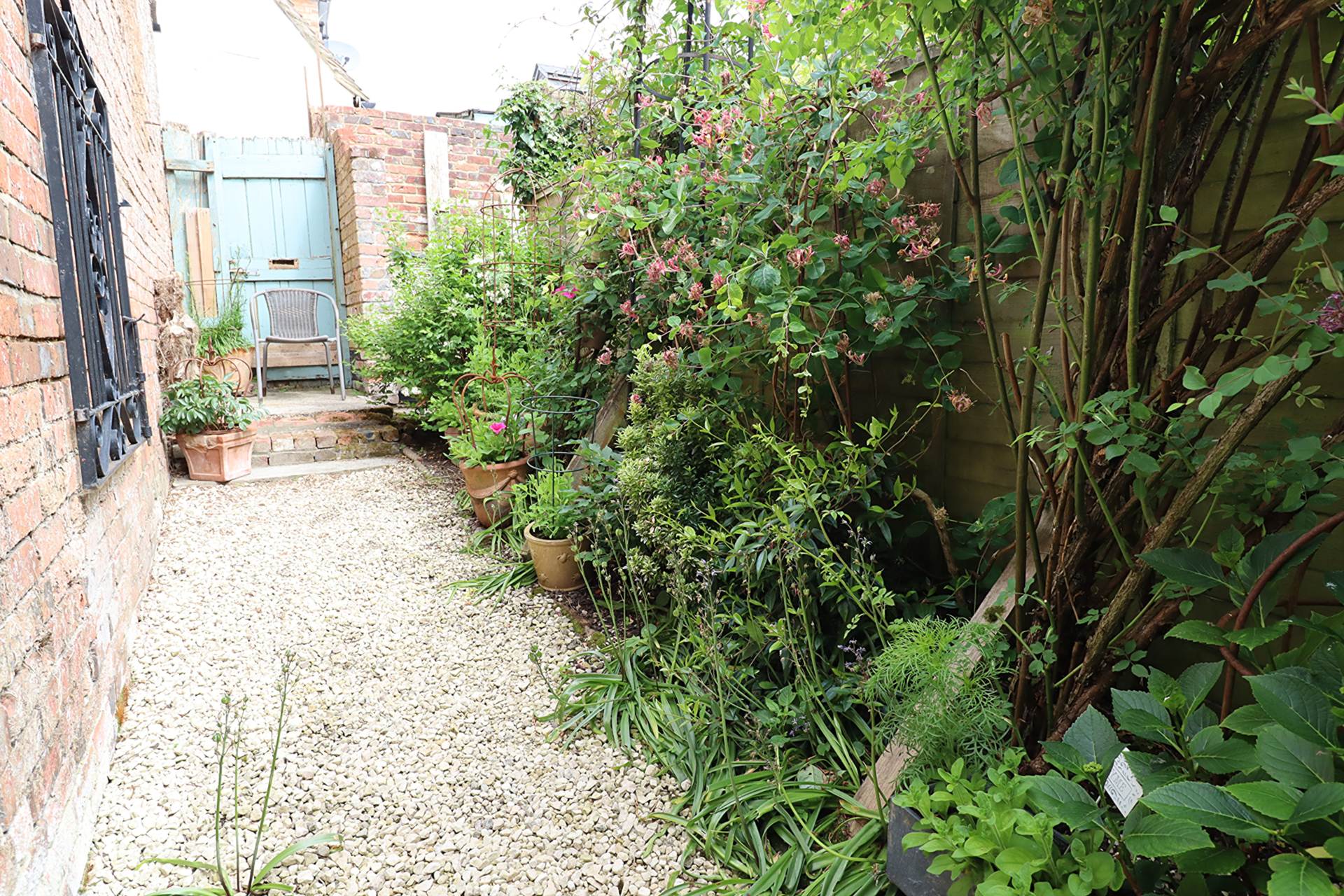 Additional Property Image 2 bedroom Terraced for sale in Marlborough 10